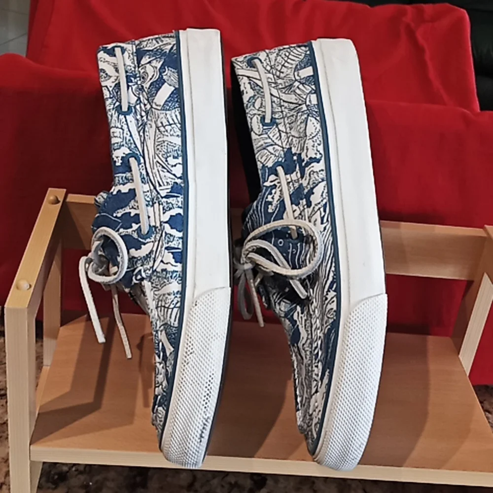 SPERRY Top Sider Men's Bahama Coral Print. Blue & White. Boat Shoes. Size 8.